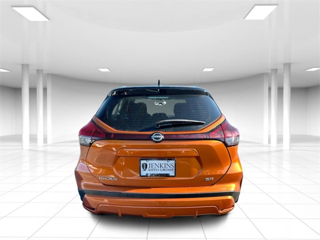 Used 2023 Nissan Kicks SR SUV