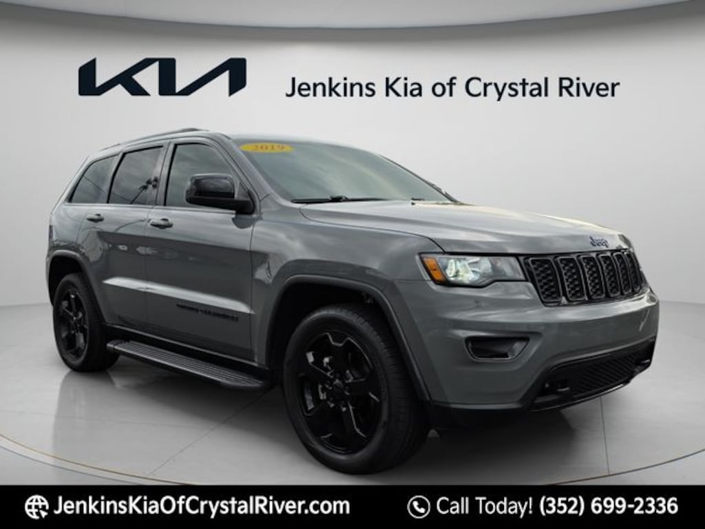 Used 2019 Jeep Grand Cherokee Laredo SUV