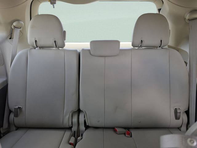 2011 Toyota Sienna XLE - Photo 28
