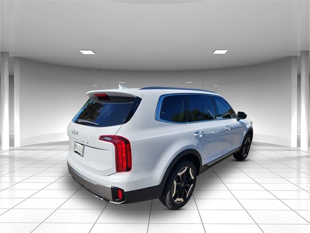 2025 Kia Telluride S photo 2