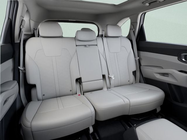 2025 Kia Sorento S - Photo 17