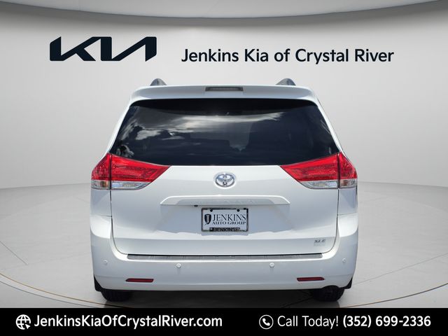 2011 Toyota Sienna XLE - Photo 8