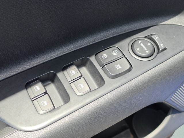 2020 Kia RIO S - Photo 28