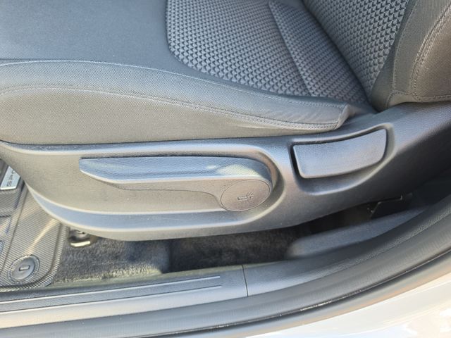 2025 Kia Sportage LX - Photo 29
