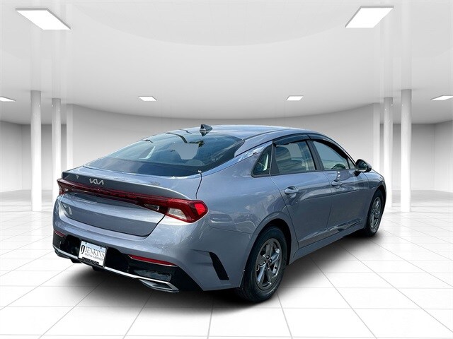 2022 Kia K5 LXS photo 2