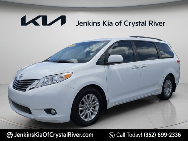 2011 Toyota Sienna XLE - Photo 14