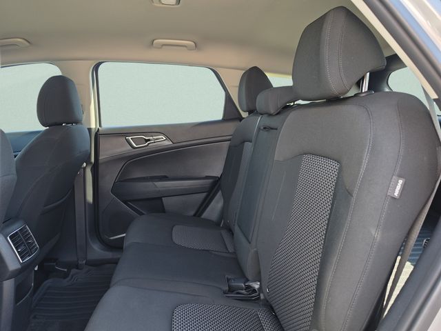 2025 Kia Sportage LX - Photo 26