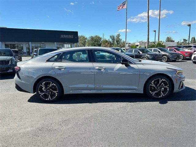 2025 Kia K5 GT-Line photo 2