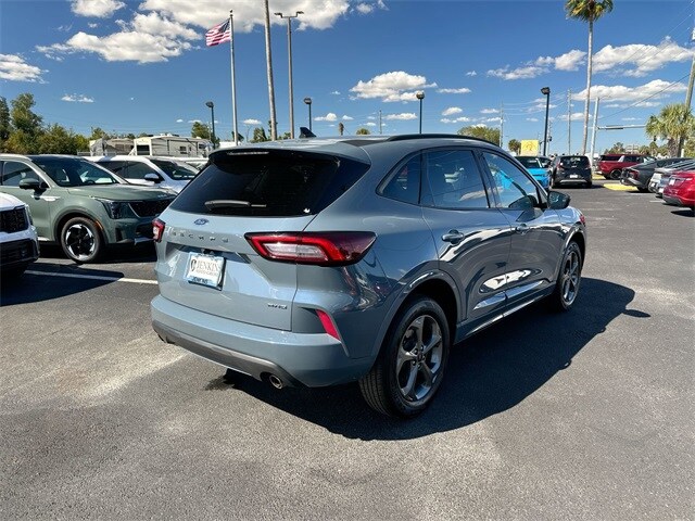 2024 Ford Escape ST-Line photo 3