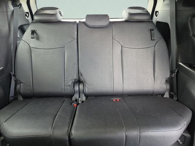 2025 Toyota Sienna Limited - Photo 26