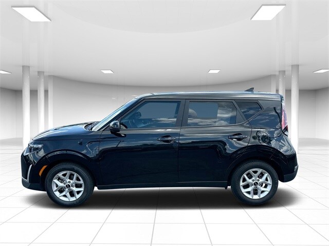 2023 Kia Soul LX photo 4