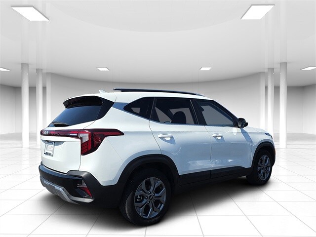 2024 Kia Seltos S photo 3