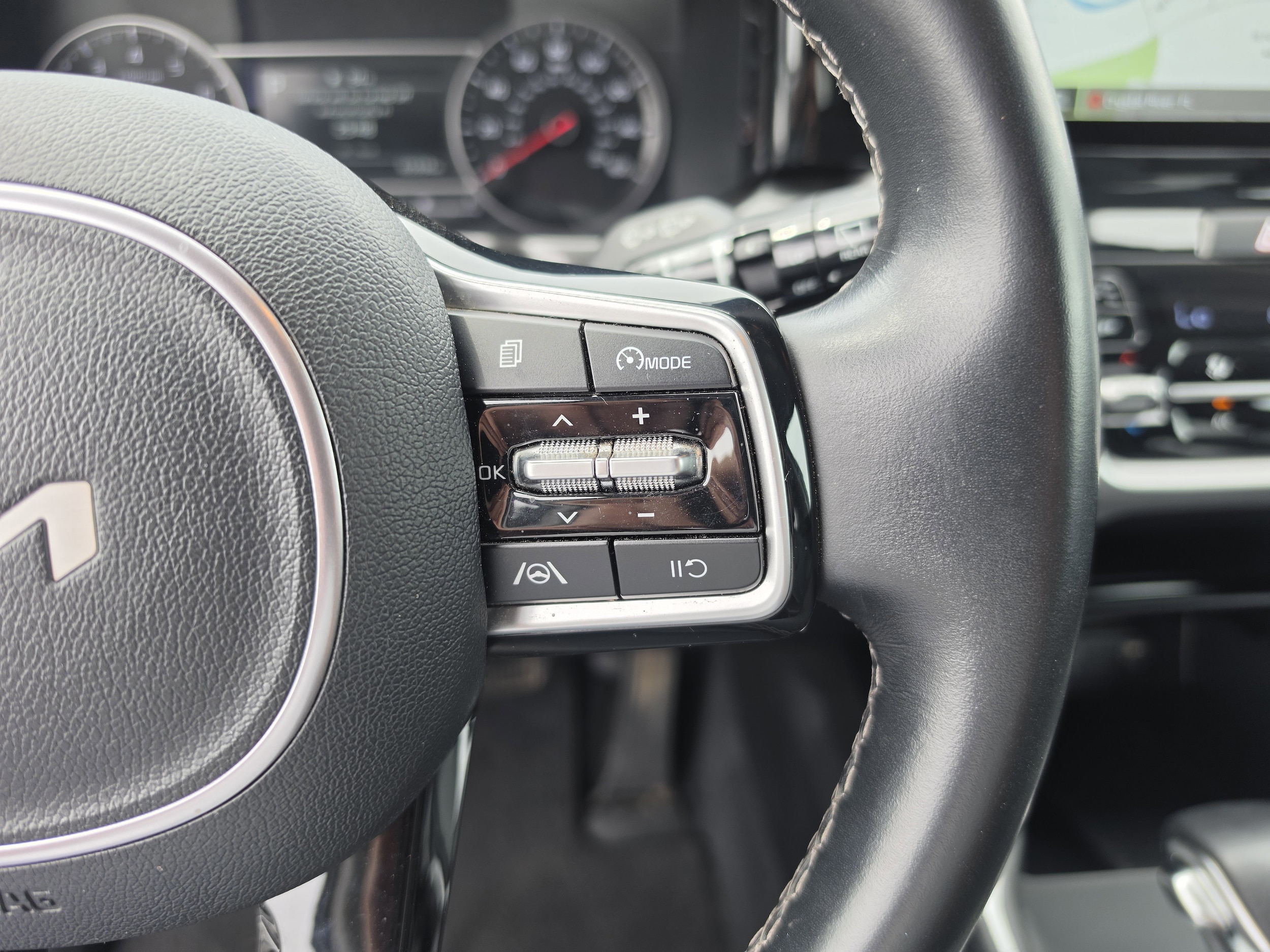 2022 Kia Sorento S - Photo 39
