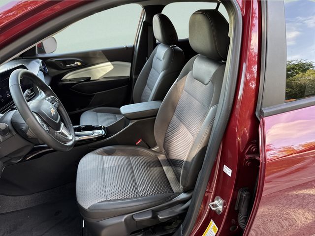 2024 Chevrolet Trax LT - Photo 23
