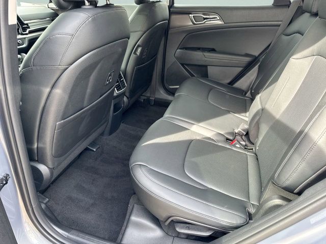 2025 Kia Sportage EX - Photo 13
