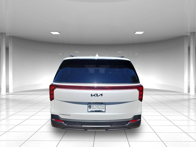 2026 Kia Carnival SX photo 3