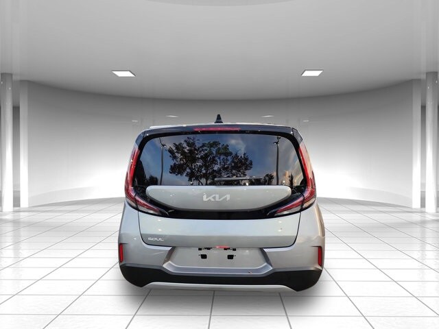 2025 Kia Soul LX photo 4