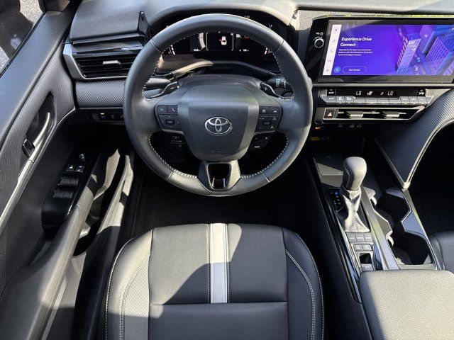 2025 Toyota Camry SE - Photo 13