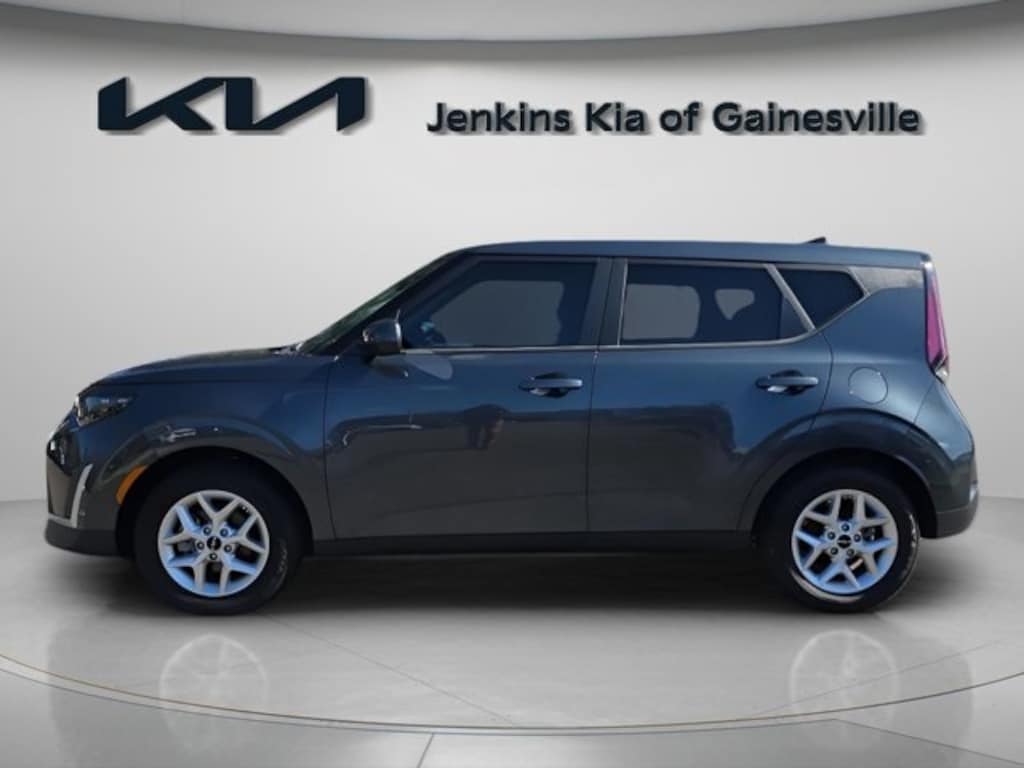 New 2025 Kia Soul LX Hatchback