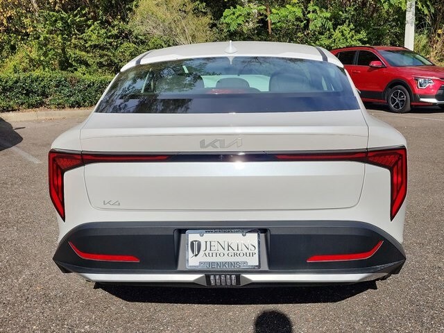 2025 Kia K4 EX photo 3