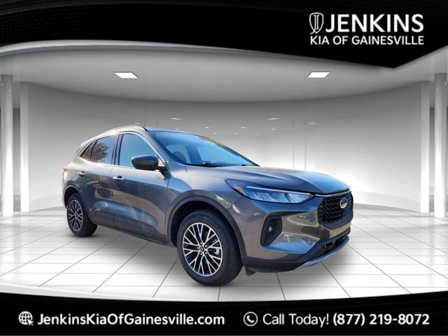 2025 Ford Escape PHEV's photo