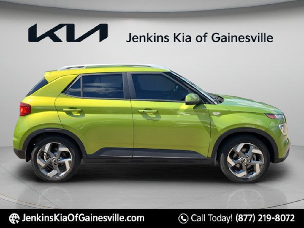 Used 2024 Hyundai Venue SEL SUV