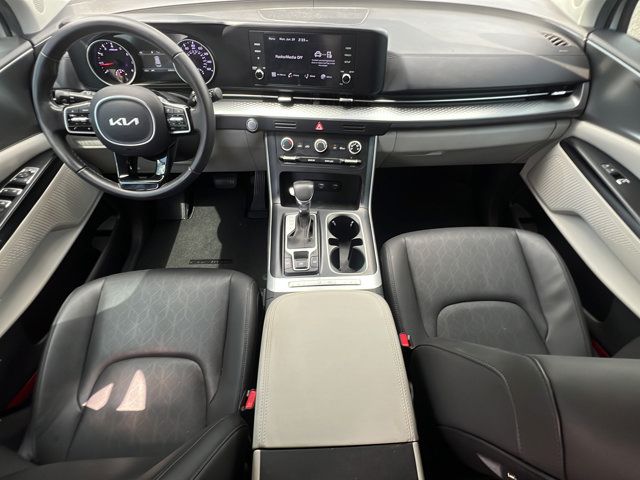 2023 Kia Carnival LX Seat Pkg - Photo 11