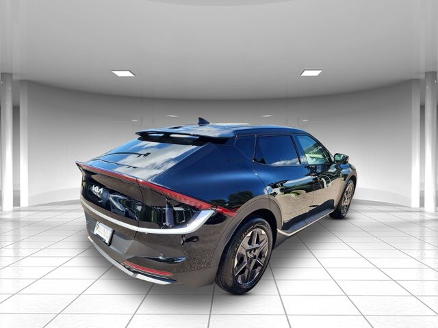 2025 Kia EV6 Light photo 2