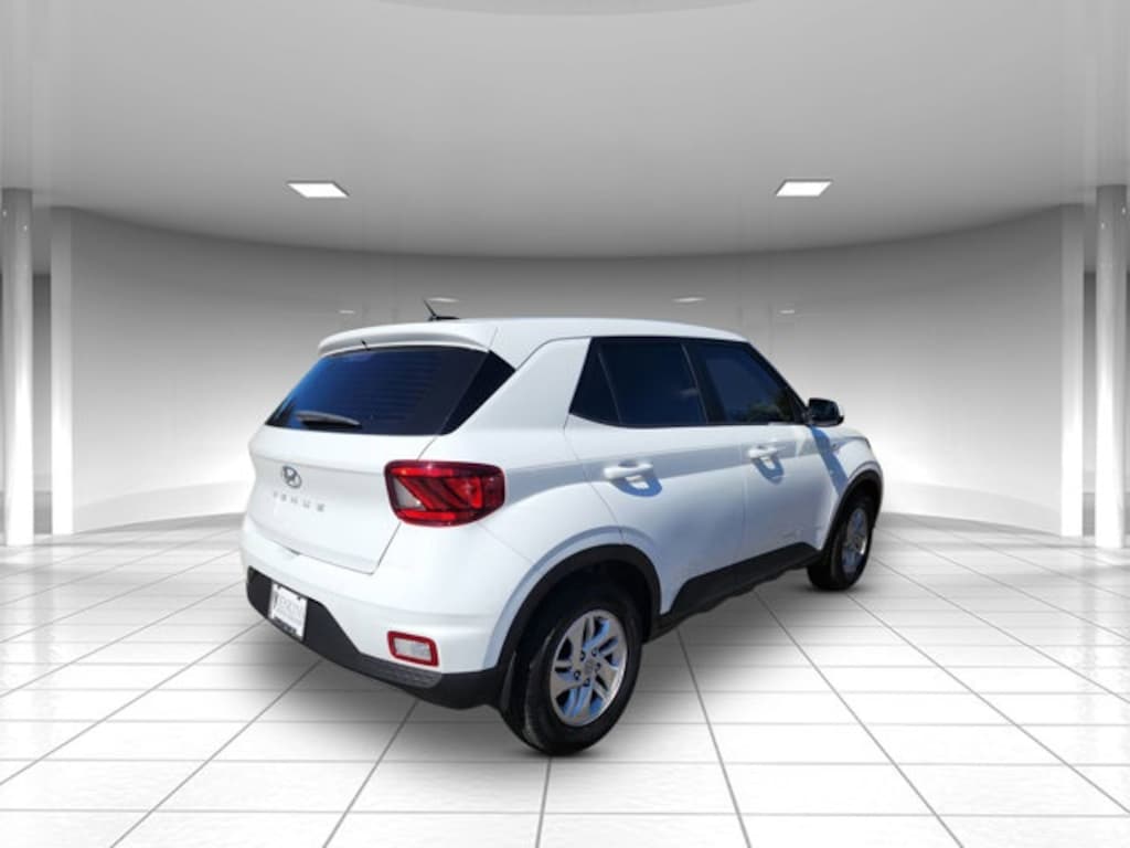 Used 2024 Hyundai Venue SE SUV