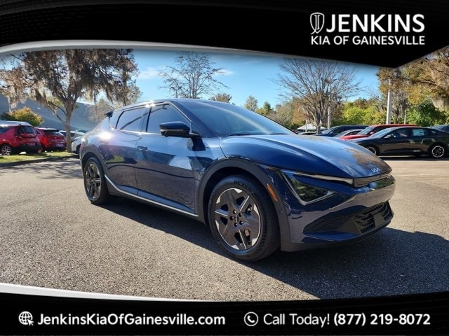 2025 Kia EV6 Light L/R's photo