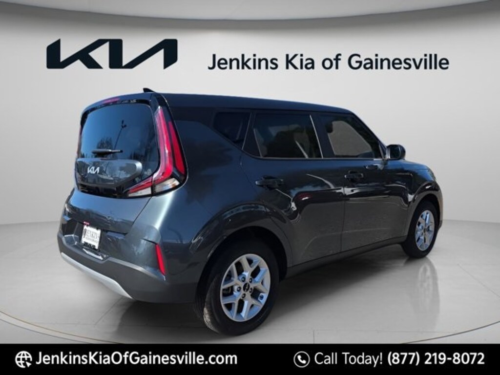 New 2025 Kia Soul LX Hatchback