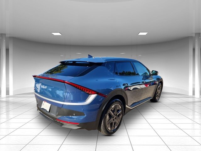 2025 Kia EV6 Light photo 2