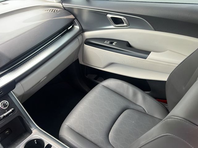 2023 Kia Carnival LX Seat Pkg - Photo 13