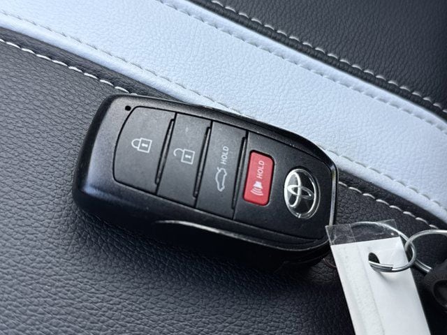 2025 Toyota Camry SE - Photo 31