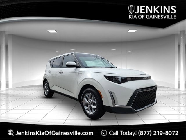 2025 Kia Soul LX's photo