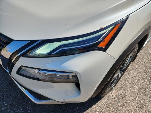 2023 Nissan Rogue Platinum photo 3
