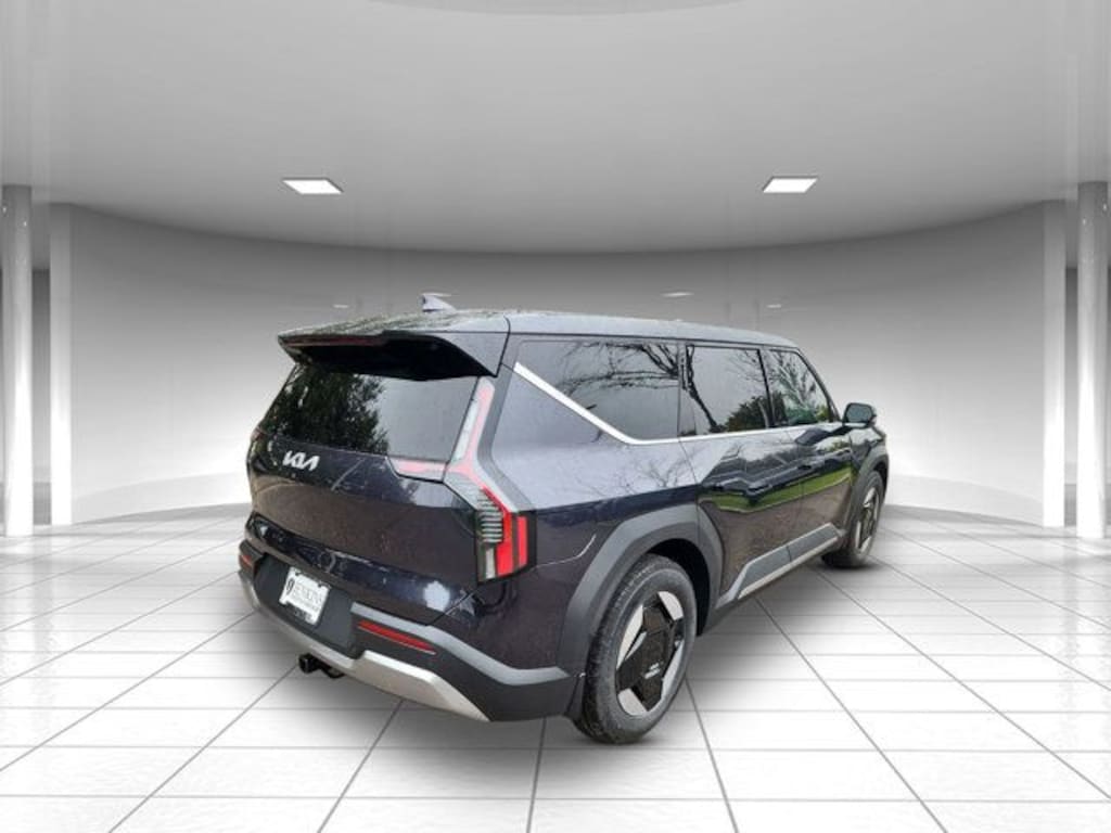 New 2026 Kia EV9 Light Long Range SUV