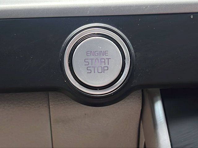 2023 Kia Carnival LX Seat Pkg - Photo 25