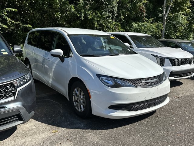 2023 Chrysler Voyager