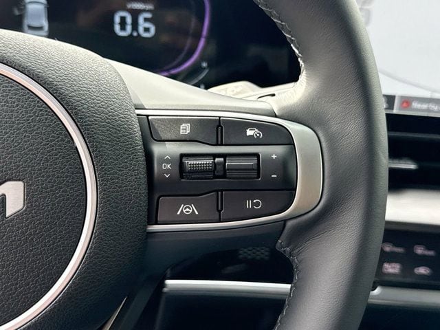 2025 Kia Sportage EX - Photo 25
