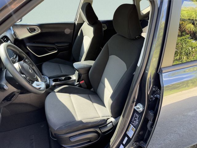2021 Kia Soul LX - Photo 21