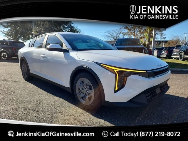 2025 Kia K4 LX's photo