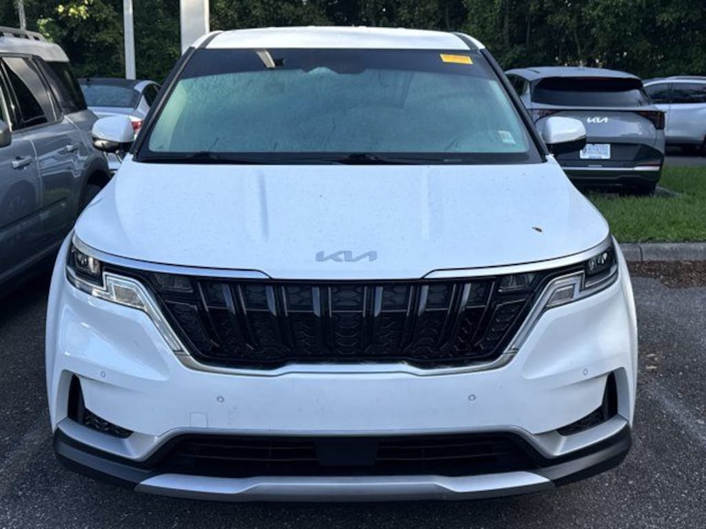 Used 2024 Kia Carnival EX Minivan/Van