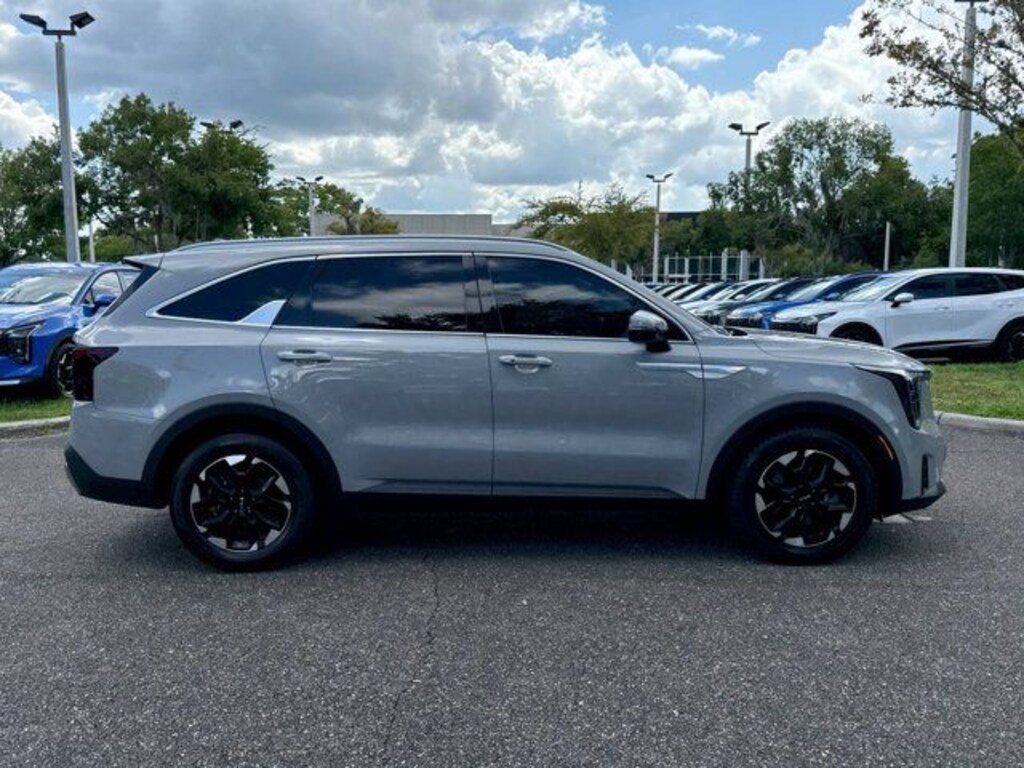 Used 2024 Kia Sorento S SUV