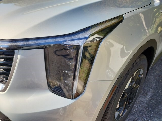 2026 Kia Sorento S photo 2