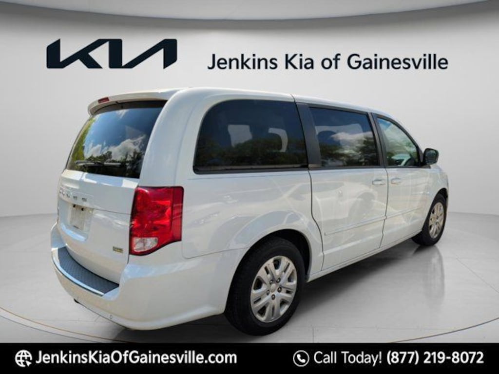 Used 2017 Dodge Grand Caravan SE Minivan/Van