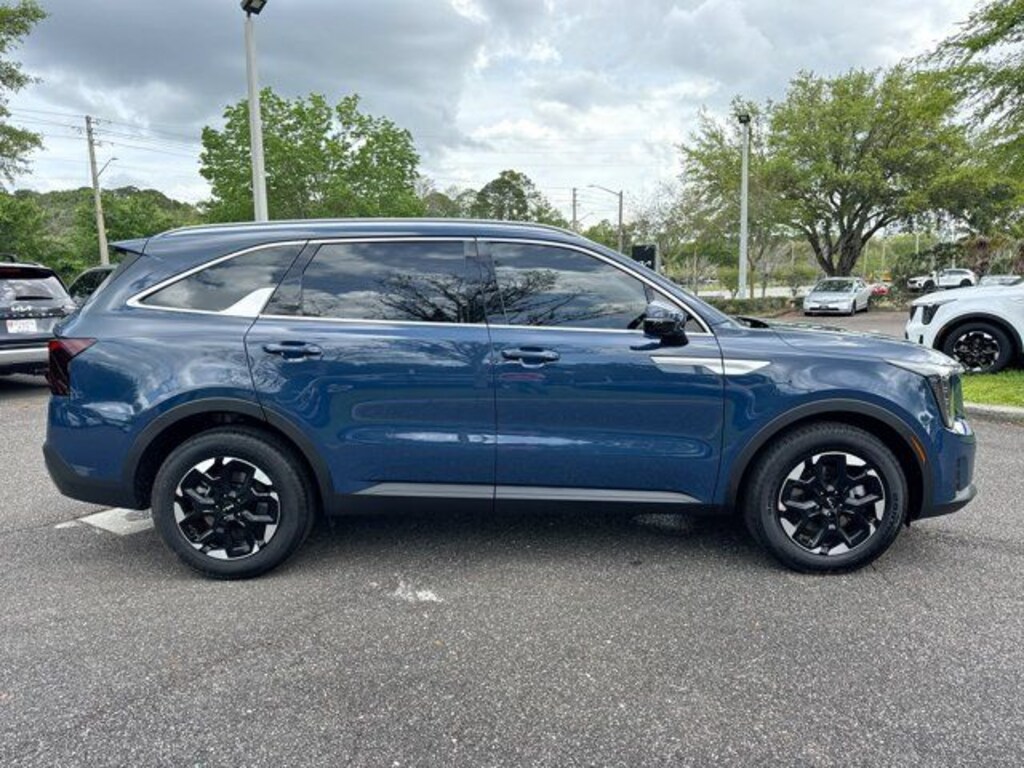 Used 2025 Kia Sorento S SUV