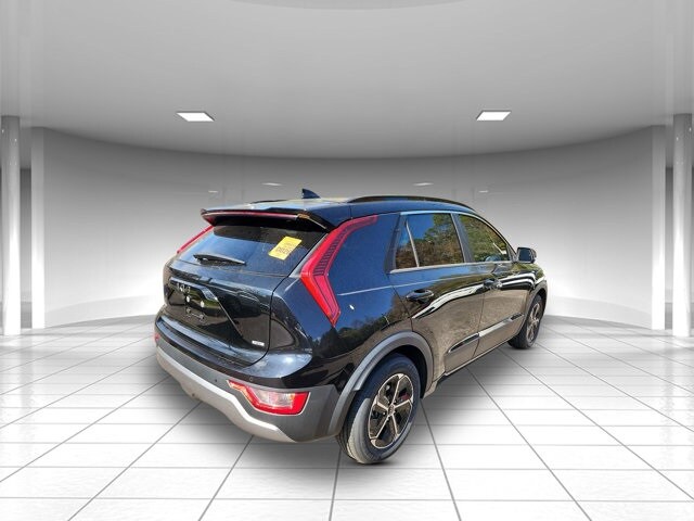 2023 Kia Niro EX photo 3