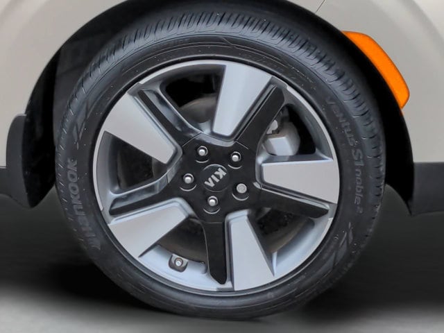 2020 Kia Soul EX - Photo 11