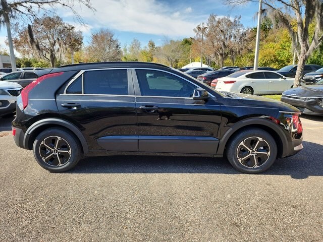 2023 Kia Niro EX photo 2